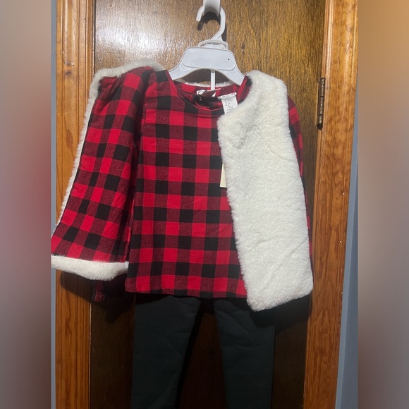 NWT Max Studio Kids Cozy Winter Girl’s Set. Size -XS/ 4T Red/BlackWhite - Picture 3 of 8